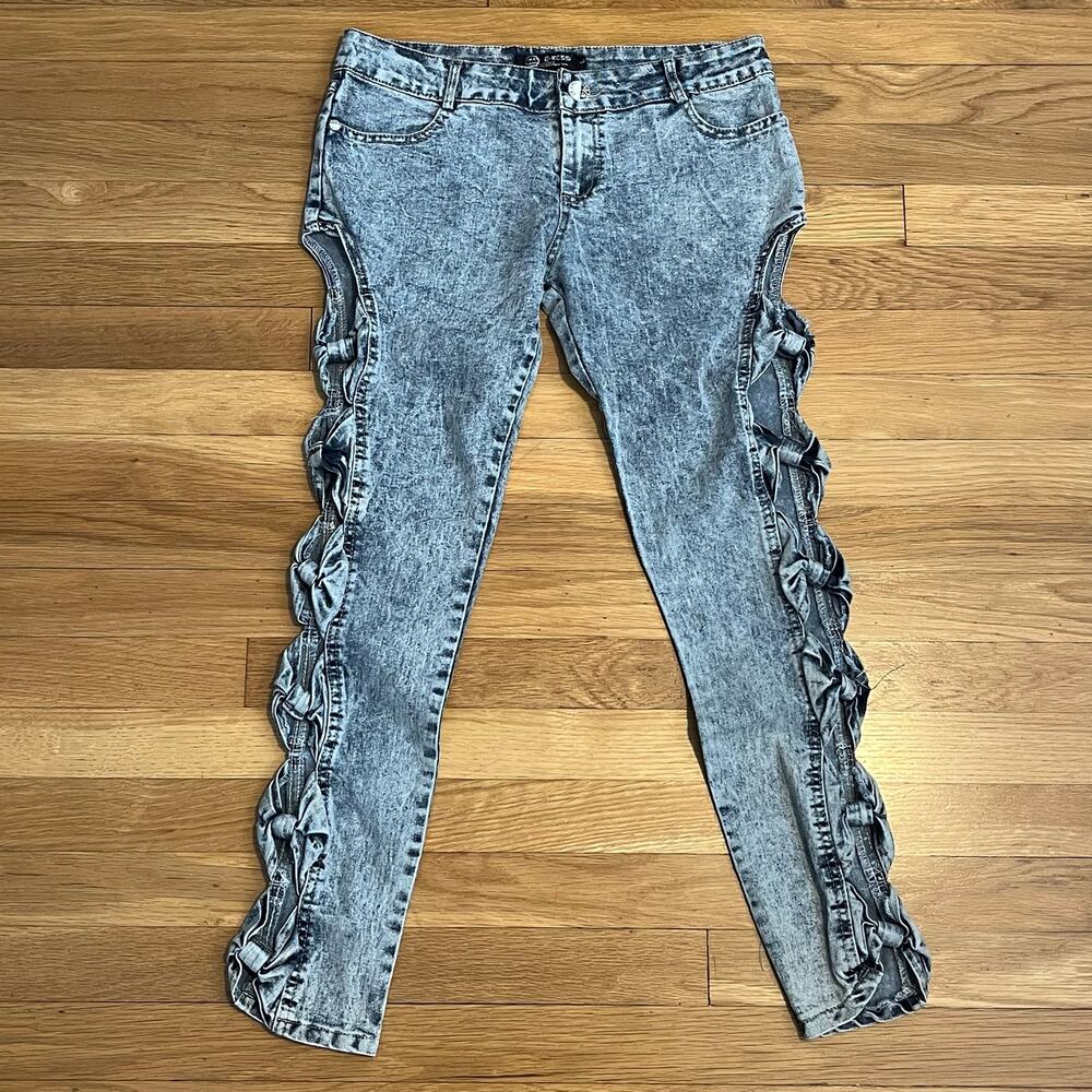 E-Messi Bow Cutout Jeans - Size L*